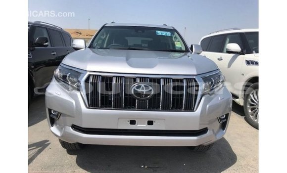 Acheter Import Voiture Toyota Prado Gris à Import - Dubai, Central Acheter Import Voiture Toyota Prado Gris à Import - Dubai, Central