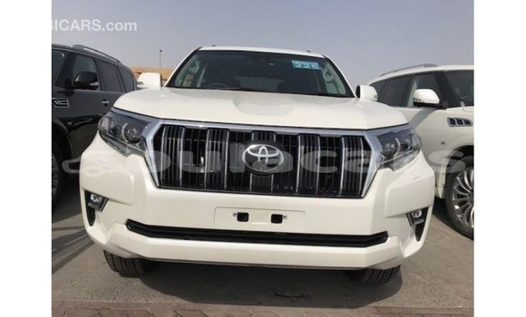Acheter Import Voiture Toyota Prado Blanc à Import - Dubai, Central Acheter Import Voiture Toyota Prado Blanc à Import - Dubai, Central