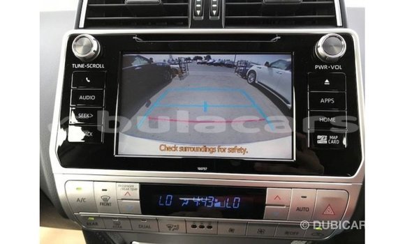 Acheter Import Voiture Toyota Prado Blanc à Import - Dubai, Central Acheter Import Voiture Toyota Prado Blanc à Import - Dubai, Central