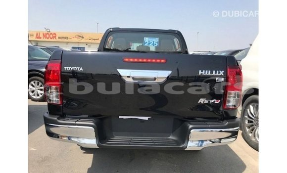 Acheter Import Voiture Toyota Hilux Noir à Import - Dubai, Central Acheter Import Voiture Toyota Hilux Noir à Import - Dubai, Central