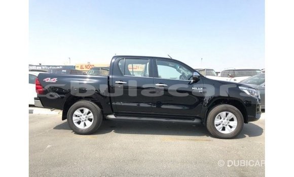 Acheter Import Voiture Toyota Hilux Noir à Import - Dubai, Central Acheter Import Voiture Toyota Hilux Noir à Import - Dubai, Central