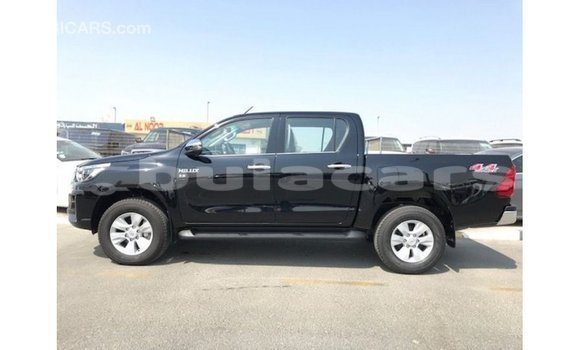 Acheter Import Voiture Toyota Hilux Noir à Import - Dubai, Central Acheter Import Voiture Toyota Hilux Noir à Import - Dubai, Central