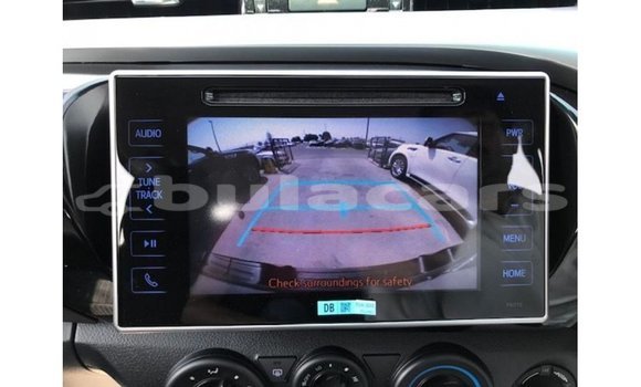 Acheter Import Voiture Toyota Hilux Noir à Import - Dubai, Central Acheter Import Voiture Toyota Hilux Noir à Import - Dubai, Central