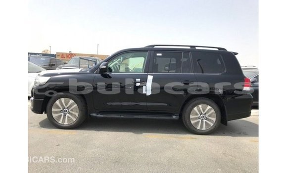 Buy Import Toyota Land Cruiser Black Car in Import - Dubai in Central Buy Import Toyota Land Cruiser Black Car in Import - Dubai in Central