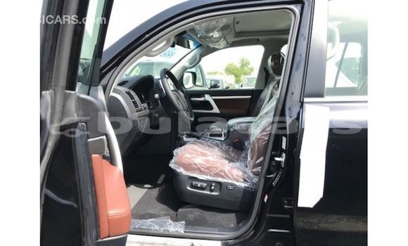 Buy Import Toyota Land Cruiser Black Car in Import - Dubai in Central Buy Import Toyota Land Cruiser Black Car in Import - Dubai in Central