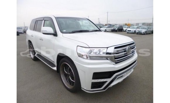 Acheter Import Voiture Toyota Land Cruiser Blanc à Import - Dubai, Central Acheter Import Voiture Toyota Land Cruiser Blanc à Import - Dubai, Central