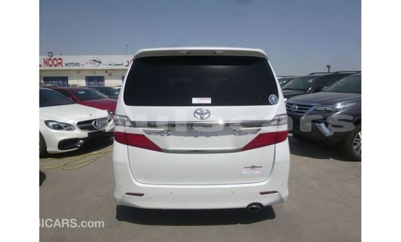 Buy Import Toyota Vellfire White Car in Import - Dubai in Central Buy Import Toyota Vellfire White Car in Import - Dubai in Central