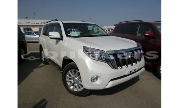 Acheter Import Voiture Toyota Prado Blanc à Import - Dubai, Central Acheter Import Voiture Toyota Prado Blanc à Import - Dubai, Central