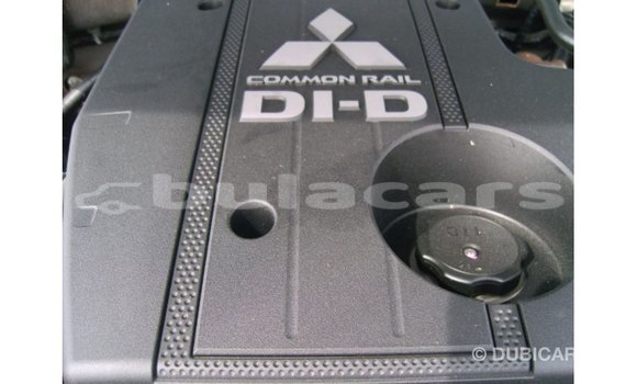 Acheter Import Voiture Mitsubishi Pajero Noir à Import - Dubai, Central Acheter Import Voiture Mitsubishi Pajero Noir à Import - Dubai, Central