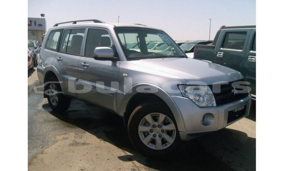 Acheter Import Voiture Mitsubishi Pajero Gris à Import - Dubai, Central Acheter Import Voiture Mitsubishi Pajero Gris à Import - Dubai, Central