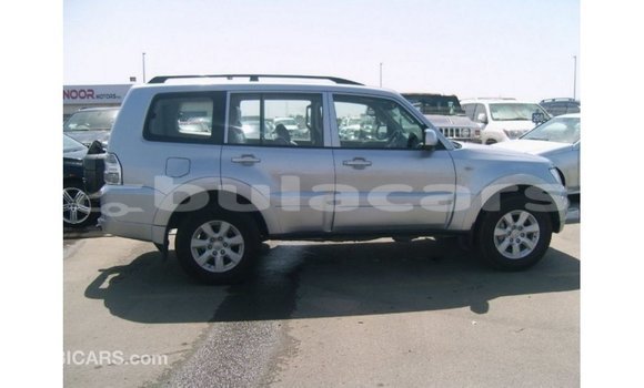 Acheter Import Voiture Mitsubishi Pajero Gris à Import - Dubai, Central Acheter Import Voiture Mitsubishi Pajero Gris à Import - Dubai, Central