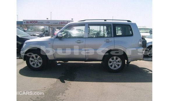Acheter Import Voiture Mitsubishi Pajero Gris à Import - Dubai, Central Acheter Import Voiture Mitsubishi Pajero Gris à Import - Dubai, Central