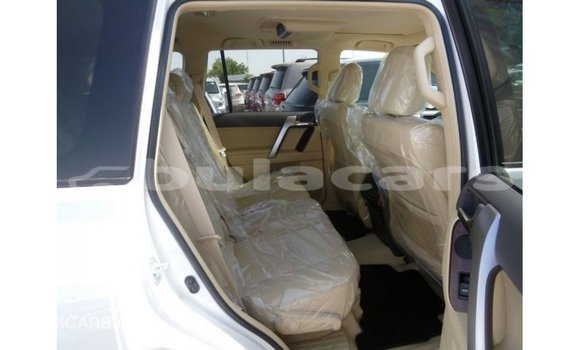 Acheter Import Voiture Toyota Prado Blanc à Import - Dubai, Central Acheter Import Voiture Toyota Prado Blanc à Import - Dubai, Central