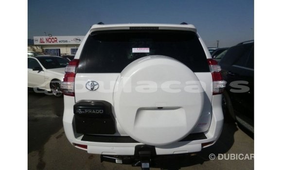 Acheter Import Voiture Toyota Prado Blanc à Import - Dubai, Central Acheter Import Voiture Toyota Prado Blanc à Import - Dubai, Central