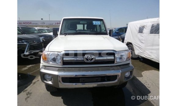 Buy Import Toyota Land Cruiser White Car in Import - Dubai in Central Buy Import Toyota Land Cruiser White Car in Import - Dubai in Central