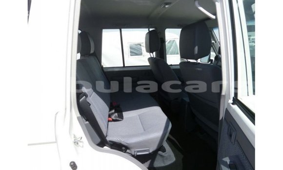 Buy Import Toyota Land Cruiser White Car in Import - Dubai in Central Buy Import Toyota Land Cruiser White Car in Import - Dubai in Central