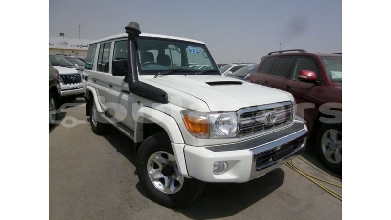 Big with watermark toyota land cruiser central import dubai 6167