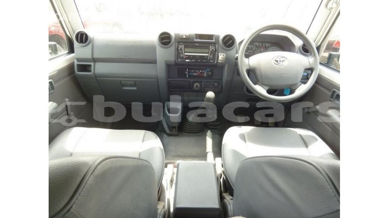 Big with watermark toyota land cruiser central import dubai 6167