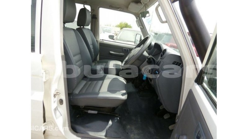 Big with watermark toyota land cruiser central import dubai 6167