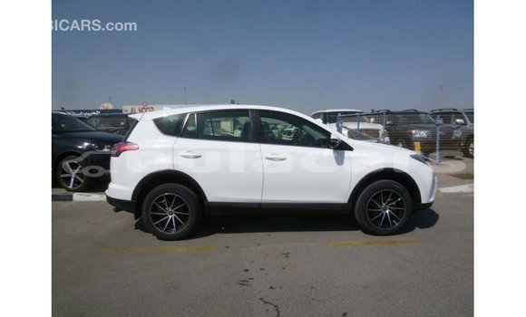 Acheter Import Voiture Toyota 4Runner Blanc à Import - Dubai, Central Acheter Import Voiture Toyota 4Runner Blanc à Import - Dubai, Central