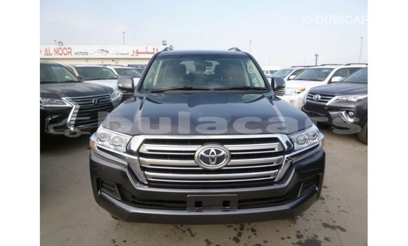 Acheter Import Voiture Toyota Land Cruiser Gris à Import - Dubai, Central Acheter Import Voiture Toyota Land Cruiser Gris à Import - Dubai, Central