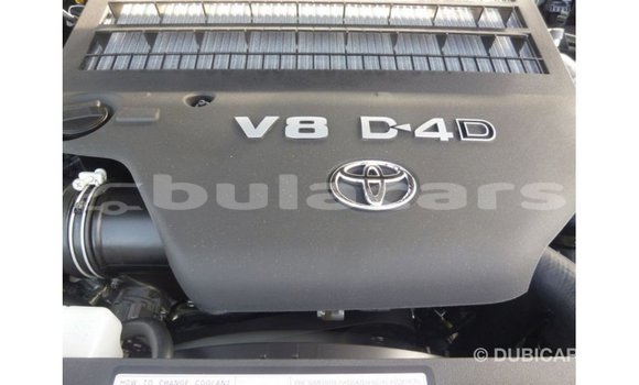 Acheter Import Voiture Toyota Land Cruiser Gris à Import - Dubai, Central Acheter Import Voiture Toyota Land Cruiser Gris à Import - Dubai, Central