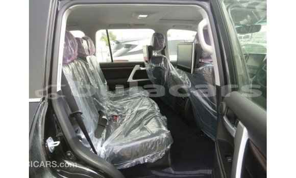 Buy Import Toyota Land Cruiser Black Car in Import - Dubai in Central Buy Import Toyota Land Cruiser Black Car in Import - Dubai in Central