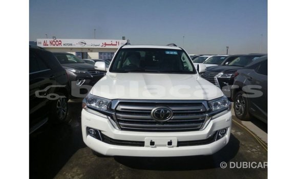 Buy Import Toyota Land Cruiser White Car in Import - Dubai in Central Buy Import Toyota Land Cruiser White Car in Import - Dubai in Central