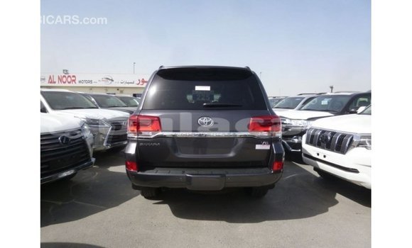 Buy Import Toyota Land Cruiser Grey Car in Import - Dubai in Central Buy Import Toyota Land Cruiser Grey Car in Import - Dubai in Central