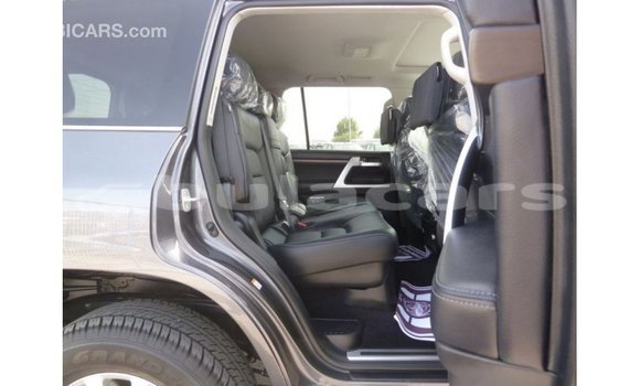 Buy Import Toyota Land Cruiser Grey Car in Import - Dubai in Central Buy Import Toyota Land Cruiser Grey Car in Import - Dubai in Central