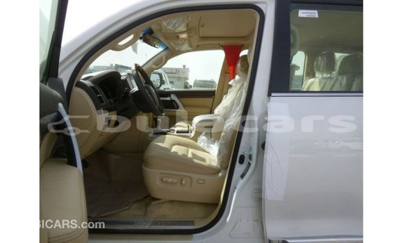Buy Import Toyota Land Cruiser White Car in Import - Dubai in Central Buy Import Toyota Land Cruiser White Car in Import - Dubai in Central