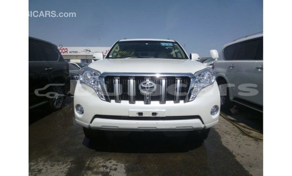 Acheter Import Voiture Toyota Prado Blanc à Import - Dubai, Central Acheter Import Voiture Toyota Prado Blanc à Import - Dubai, Central