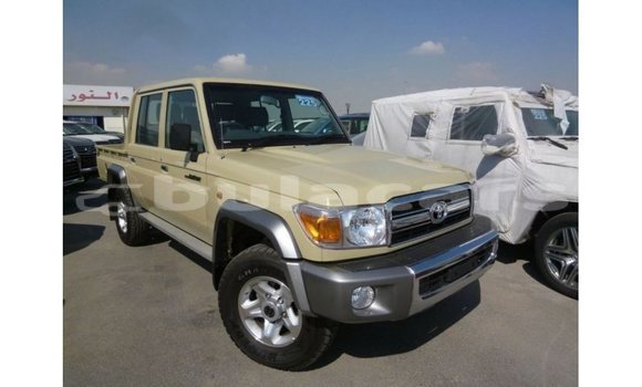 Acheter Import Voiture Toyota Land Cruiser Beige à Import - Dubai, Central Acheter Import Voiture Toyota Land Cruiser Beige à Import - Dubai, Central