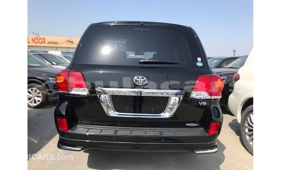 Buy Import Toyota Land Cruiser Black Car in Import - Dubai in Central Buy Import Toyota Land Cruiser Black Car in Import - Dubai in Central