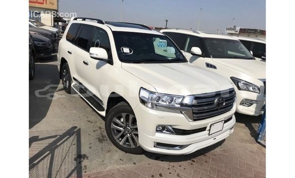 Buy Import Toyota Land Cruiser White Car in Import - Dubai in Central Buy Import Toyota Land Cruiser White Car in Import - Dubai in Central