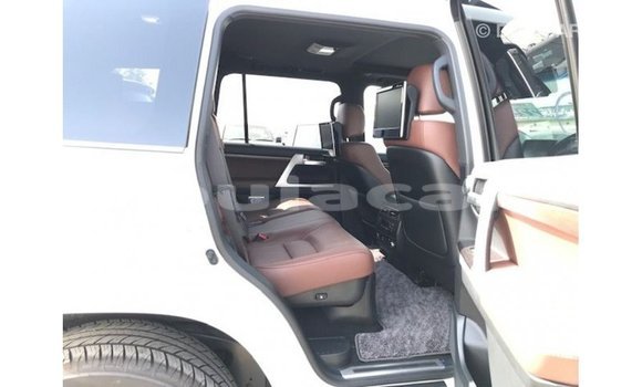 Buy Import Toyota Land Cruiser White Car in Import - Dubai in Central Buy Import Toyota Land Cruiser White Car in Import - Dubai in Central