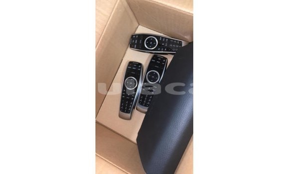 Acheter Import Voiture Mercedes-Benz 190 Noir à Import - Dubai, Central Acheter Import Voiture Mercedes-Benz 190 Noir à Import - Dubai, Central