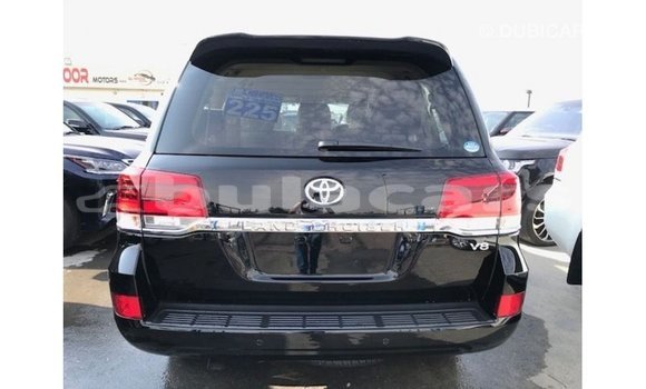 Acheter Import Voiture Toyota Land Cruiser Noir à Import - Dubai, Central Acheter Import Voiture Toyota Land Cruiser Noir à Import - Dubai, Central