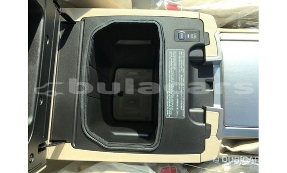 Acheter Import Voiture Toyota Land Cruiser Noir à Import - Dubai, Central Acheter Import Voiture Toyota Land Cruiser Noir à Import - Dubai, Central
