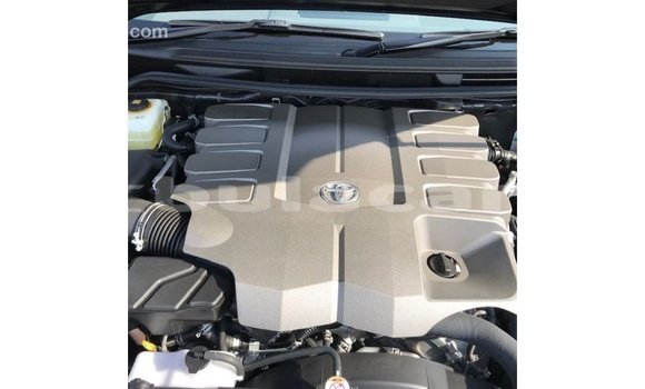 Acheter Import Voiture Toyota Land Cruiser Noir à Import - Dubai, Central Acheter Import Voiture Toyota Land Cruiser Noir à Import - Dubai, Central