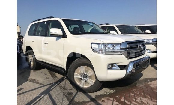 Buy Import Toyota Land Cruiser White Car in Import - Dubai in Central Buy Import Toyota Land Cruiser White Car in Import - Dubai in Central