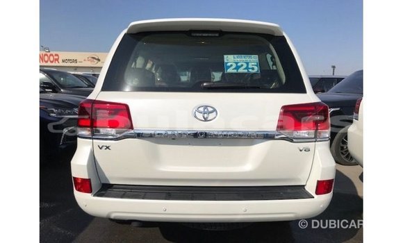 Buy Import Toyota Land Cruiser White Car in Import - Dubai in Central Buy Import Toyota Land Cruiser White Car in Import - Dubai in Central