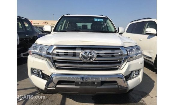 Buy Import Toyota Land Cruiser White Car in Import - Dubai in Central Buy Import Toyota Land Cruiser White Car in Import - Dubai in Central
