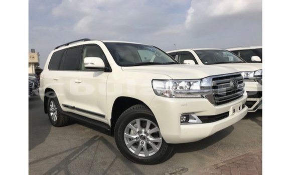 Buy Import Toyota Land Cruiser White Car in Import - Dubai in Central Buy Import Toyota Land Cruiser White Car in Import - Dubai in Central