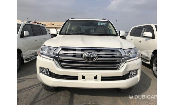 Buy Import Toyota Land Cruiser White Car in Import - Dubai in Central Buy Import Toyota Land Cruiser White Car in Import - Dubai in Central