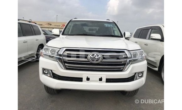 Buy Import Toyota Land Cruiser White Car in Import - Dubai in Central Buy Import Toyota Land Cruiser White Car in Import - Dubai in Central
