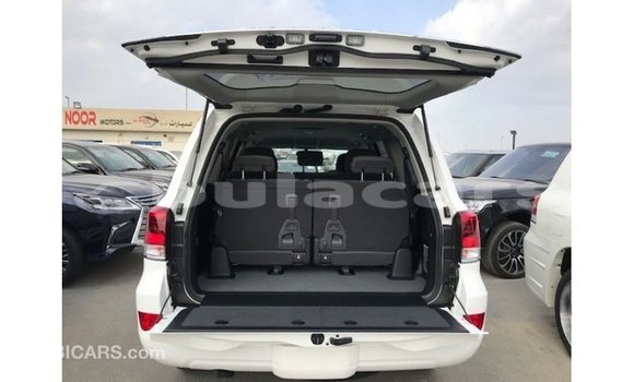 Buy Import Toyota Land Cruiser White Car in Import - Dubai in Central Buy Import Toyota Land Cruiser White Car in Import - Dubai in Central