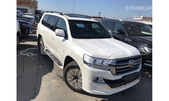 Buy Import Toyota Land Cruiser White Car in Import - Dubai in Central Buy Import Toyota Land Cruiser White Car in Import - Dubai in Central