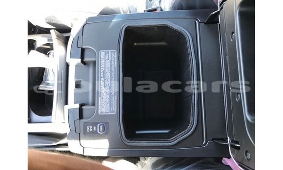 Buy Import Toyota Land Cruiser White Car in Import - Dubai in Central Buy Import Toyota Land Cruiser White Car in Import - Dubai in Central