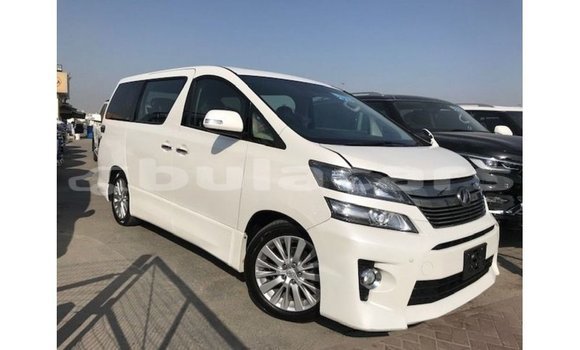 Buy Import Toyota Vellfire White Car in Import - Dubai in Central Buy Import Toyota Vellfire White Car in Import - Dubai in Central